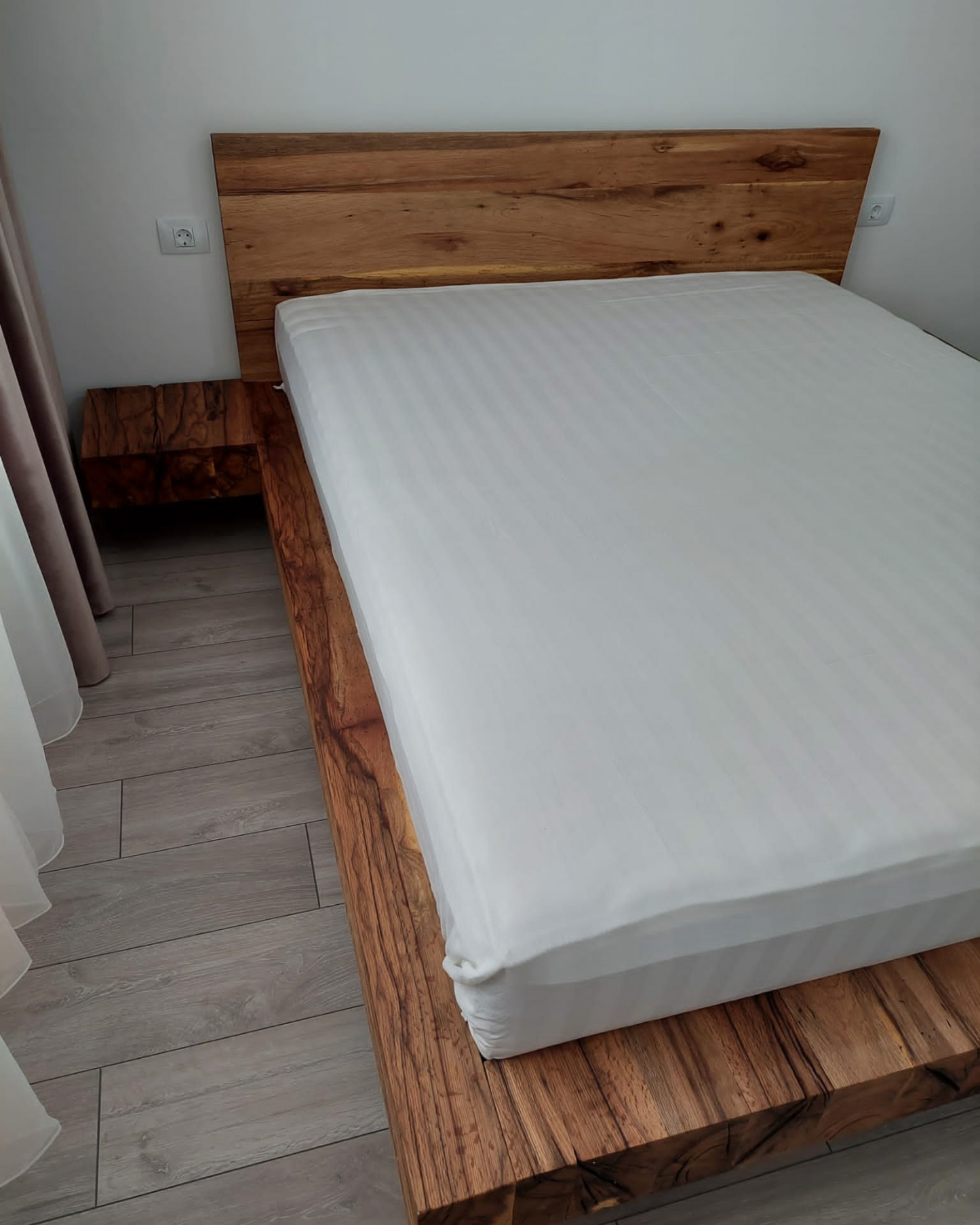 Floating Bed