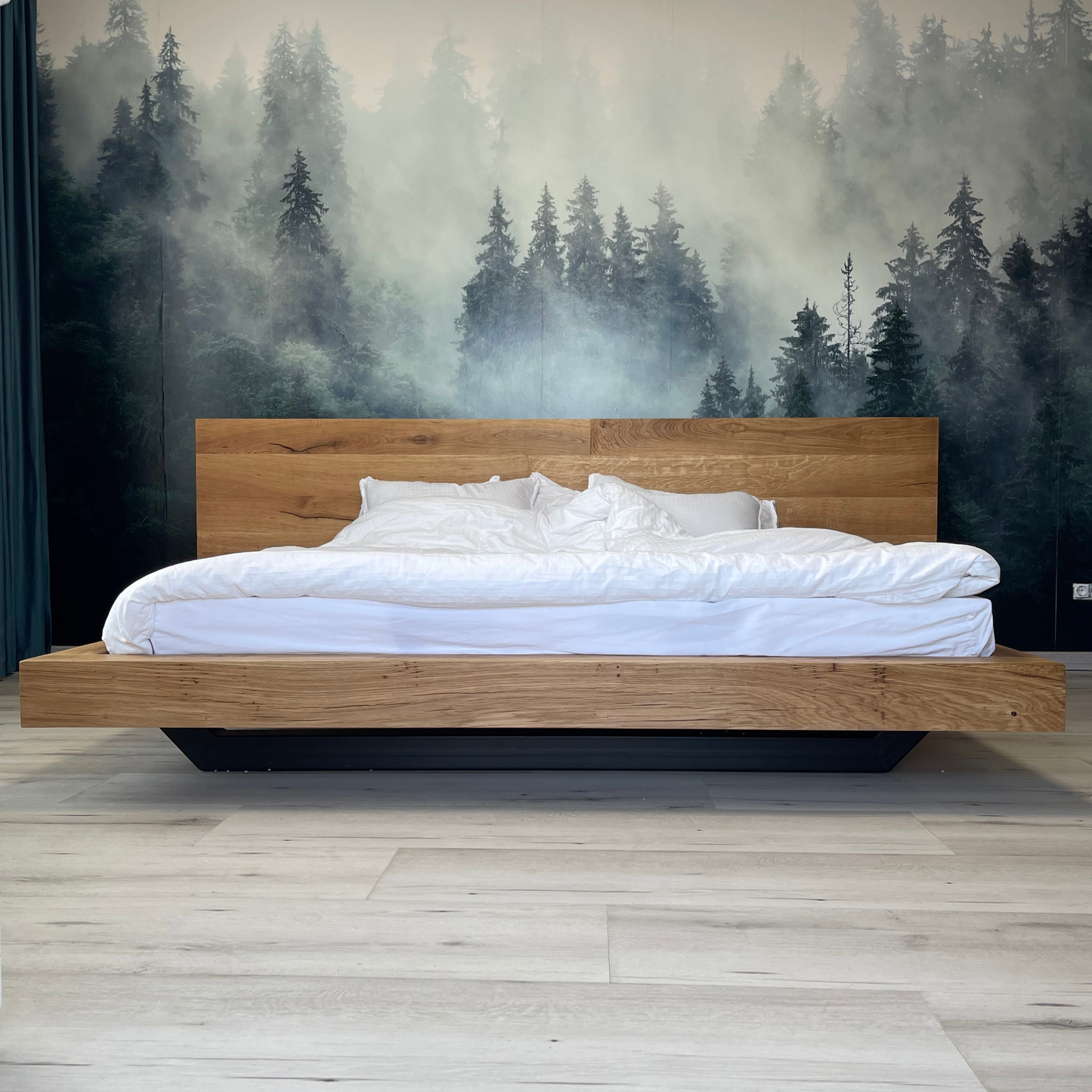 Floating Bed din stejar