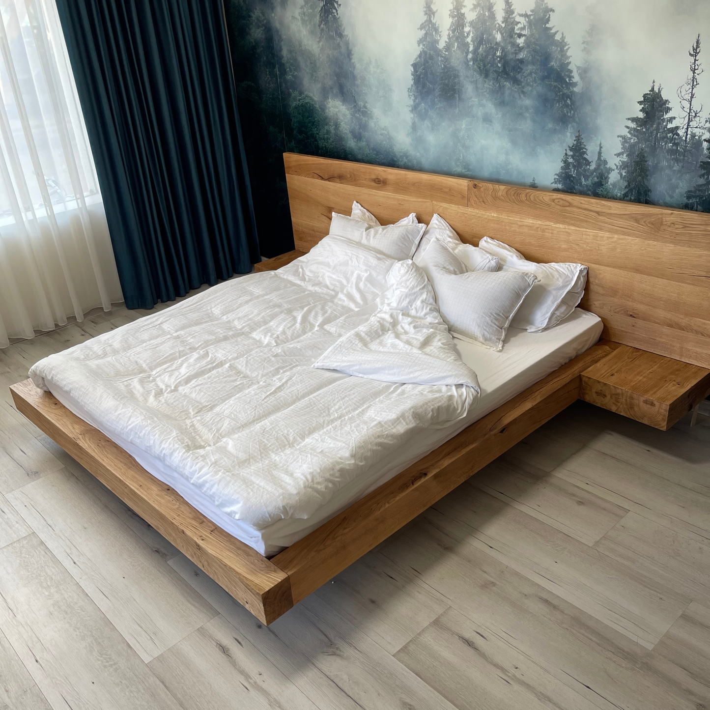 Floating Bed din stejar